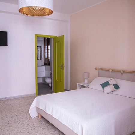 Green Rooms Bari Bagian luar foto