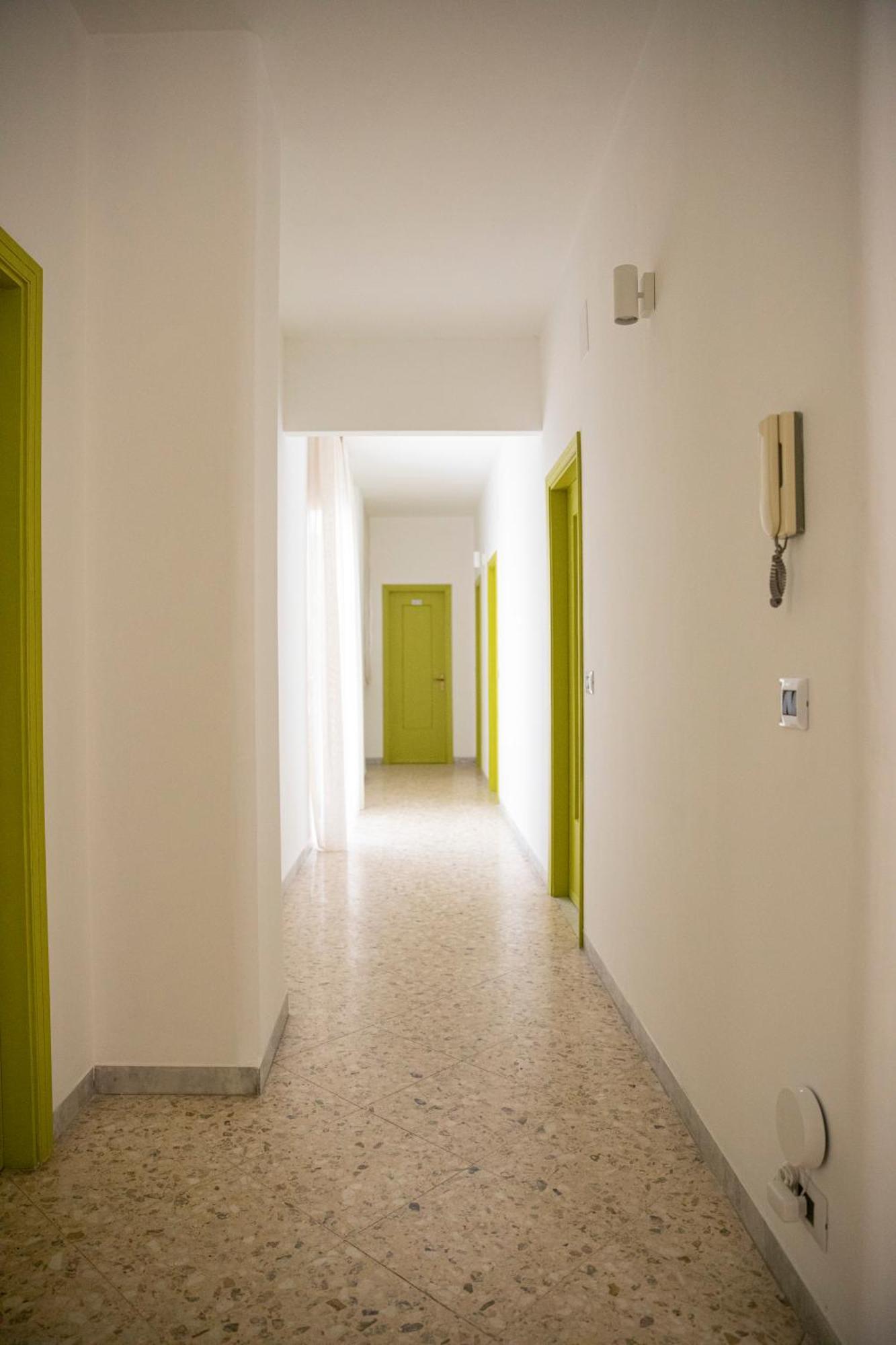 Green Rooms Bari Bagian luar foto