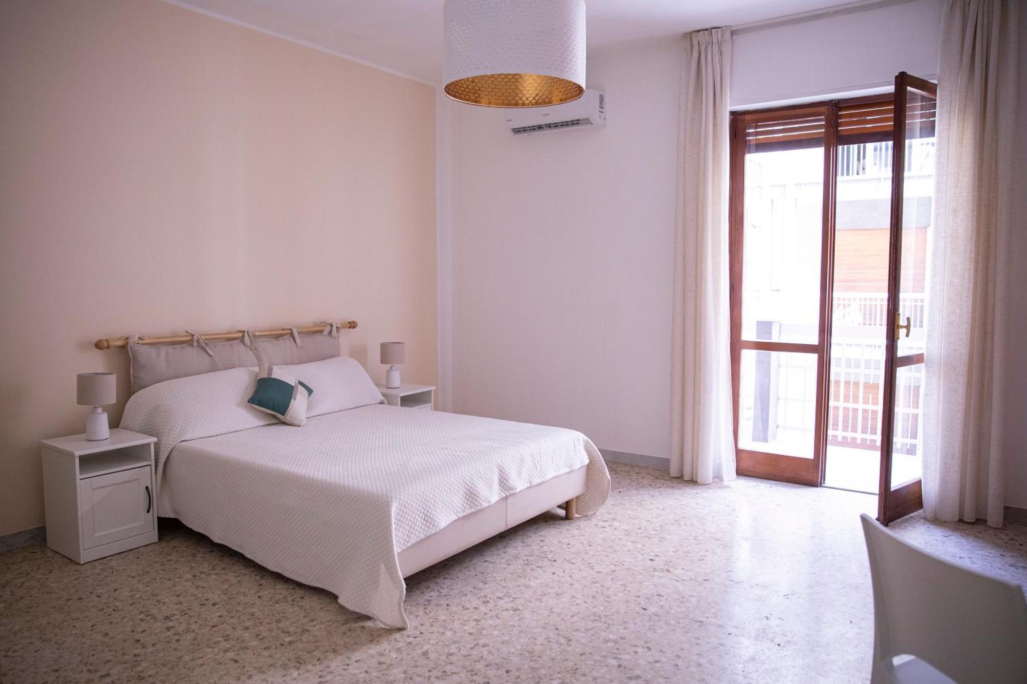 Green Rooms Bari Bagian luar foto
